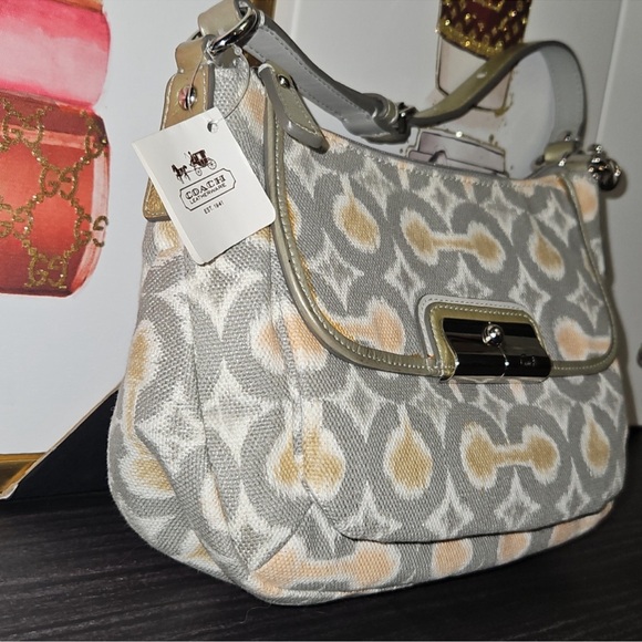 Coach Kristin Ikat OP Art Hobo Flap Shoulder Bag. NWT - Picture 3 of 15